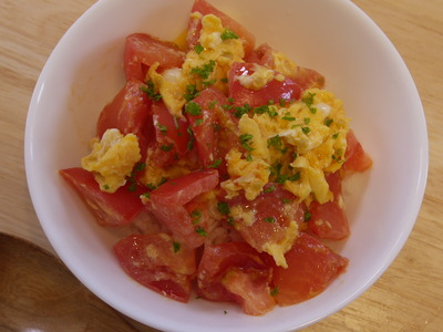 トマトのオムレツ丼