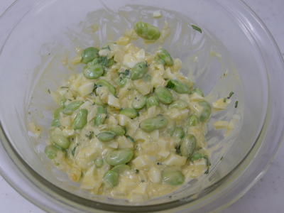 枝豆のサンドイッチ（タルタルソース仕立て）