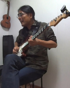 ギターレッスン教室　神戸・大阪　ギター弾き方　マリオネット