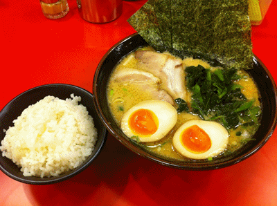 お昼はラーメン