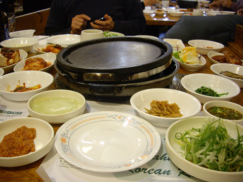 ＵＡオープンのテニス場と韓国焼き肉