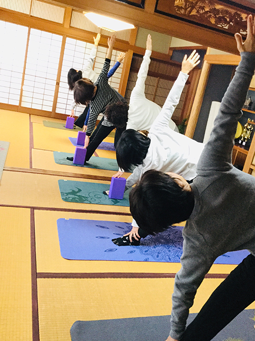 シャンティヨガ シャンティヨガ