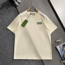 個性際立つ グッチ Tシャツ ポップロゴデザイン ブラック&ホワイト 洗練 GUCCI 個性際立つ グッチ Tシャツ ポップロゴデザイン ブラック&ホワイト 洗練 GUCCI