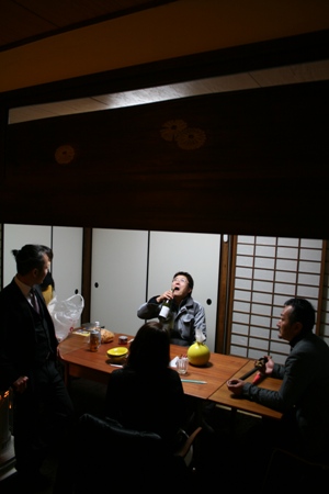 若者があつまる
