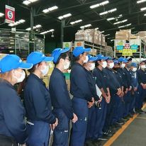 環境整備点検のスタートは元気の良い挨拶から
