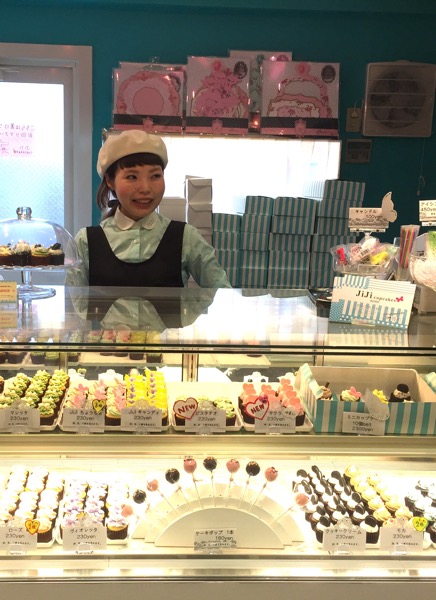女子がもらったら絶対喜ぶ神戸みやげ、Jijiのカップケーキ