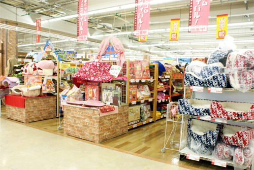 ペット用のヒーター＆こたつ登場！ウサギなどの小動物コーナーも♪