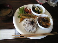 週末カフェのランチ予約受付中♪