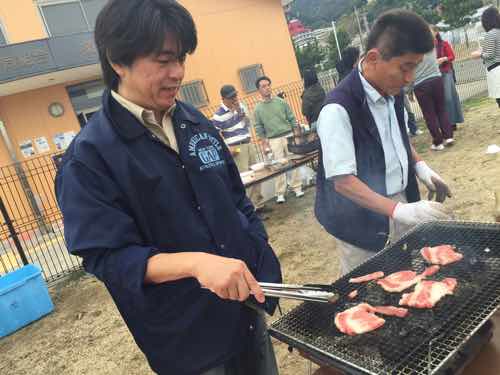 須磨海岸で芋煮会