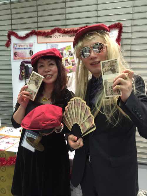 ひょうご企業縁日で、洋子占い大盛況！！